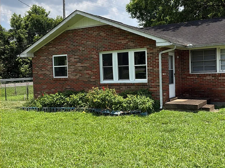 100 Glenmont Dr #A — Photo 1