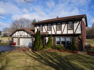3480 S Wehr Rd, New Berlin, WI 53146