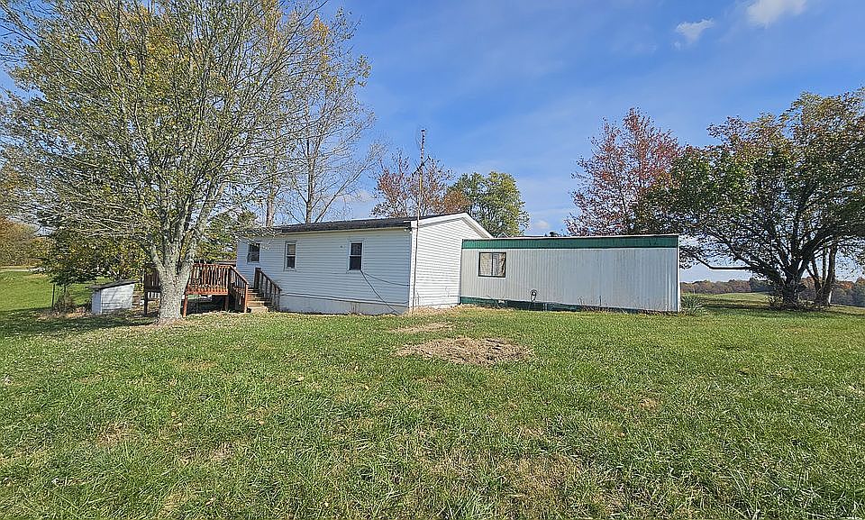 2nd image of 975 Barnett Ln