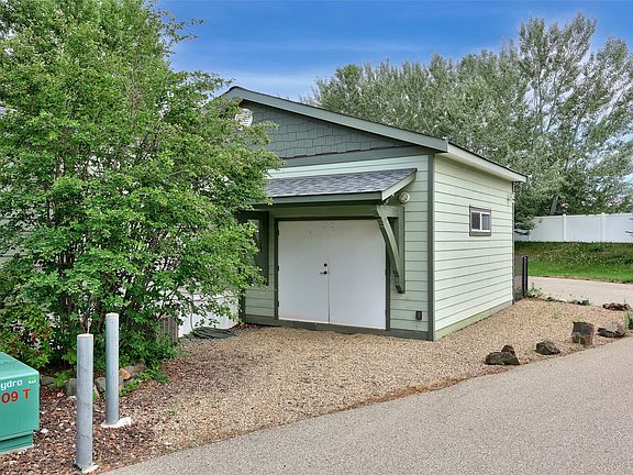 2nd image of 1781 Ord Rd #21