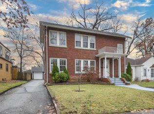 306 Oak Crest St, Waukegan, IL 60085