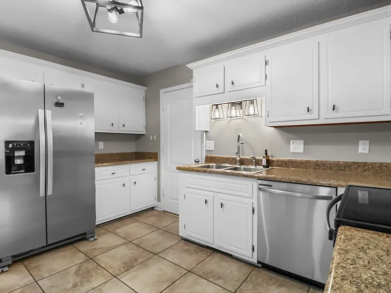 3795 McAllister Dr — Photo 11