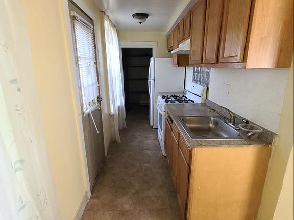5th image of 40 Houston Ave