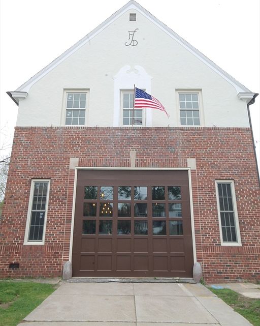 1st image of 1043 Sumner Ave
