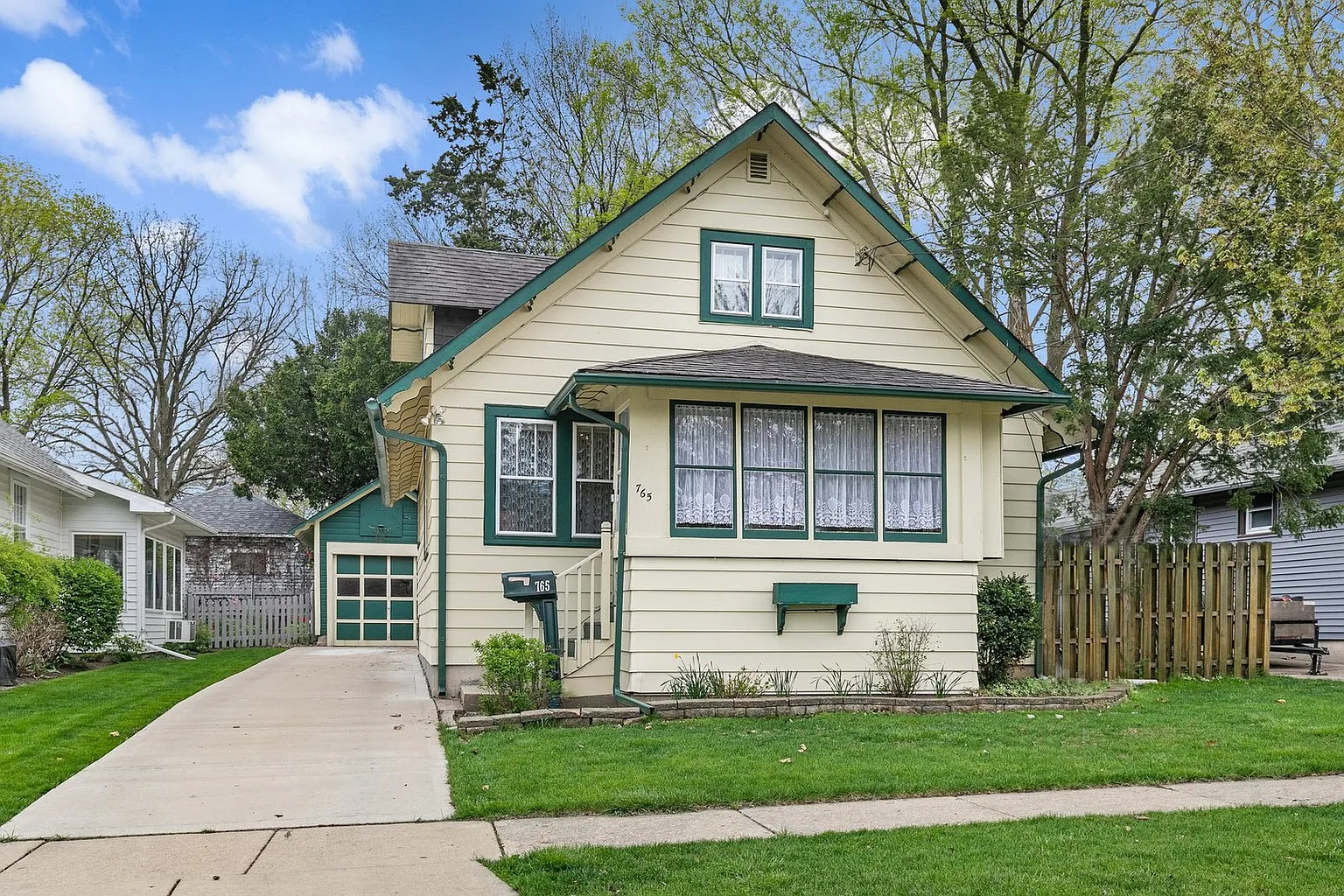 765 Shuler St photo 1