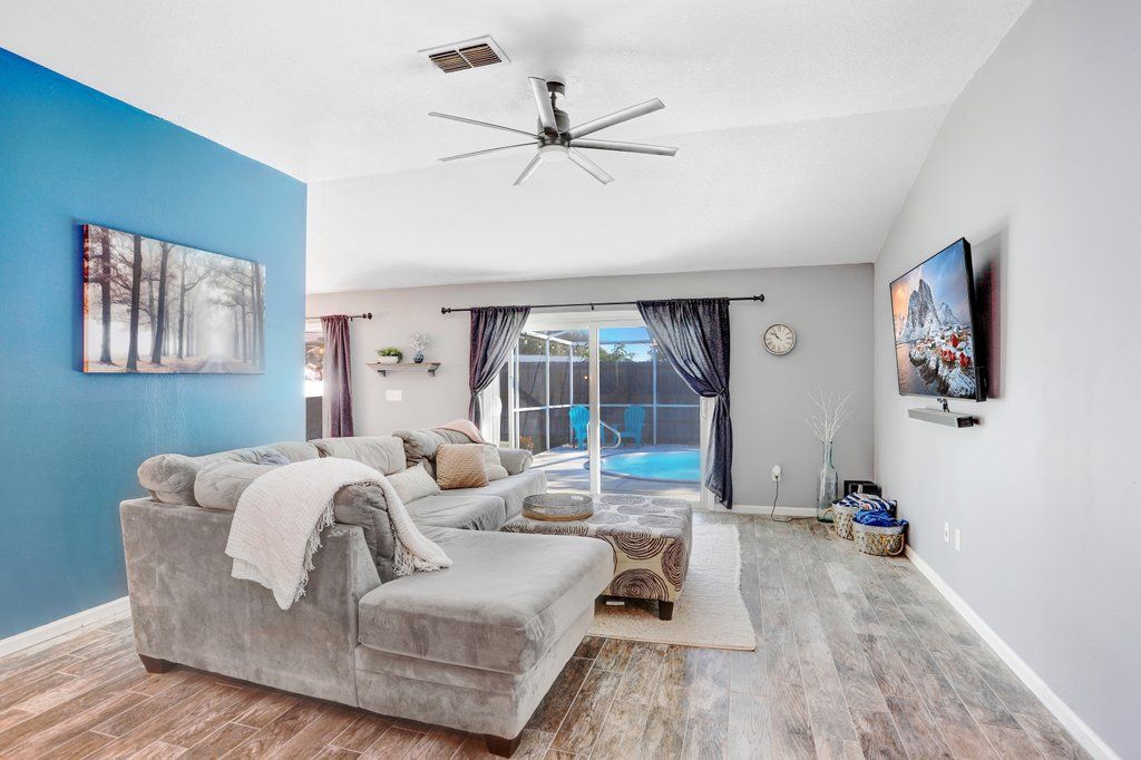 next background image