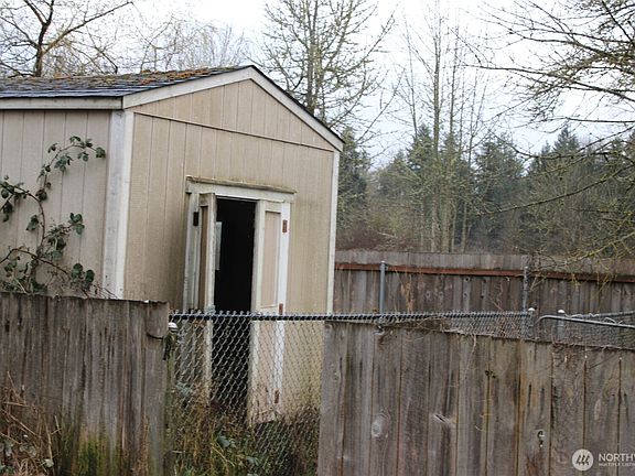 5th image of 416 Main Street