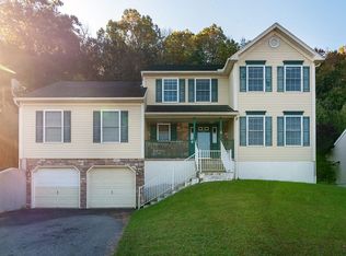 906 Connor Ct, Sinking Spring, PA 19608