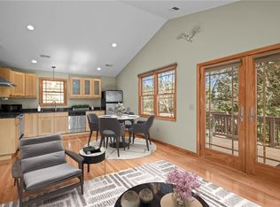 99 Terrace Ave, Warwick, RI 02889