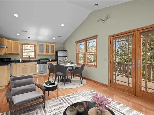 99 Terrace Ave, Warwick, RI 02889