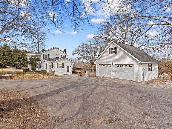 3rd image of 203 Brushy Creek Rd