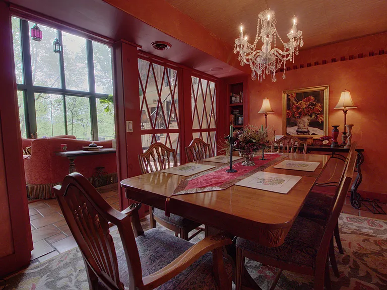 Luxurious, cozy dining room seating up to 8