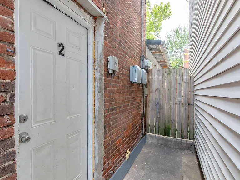 426 W Green St #1 — Photo 30