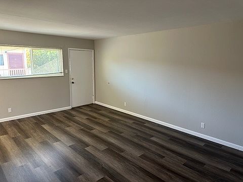 5th image of 1314 Leafwood Dr Unit 4
