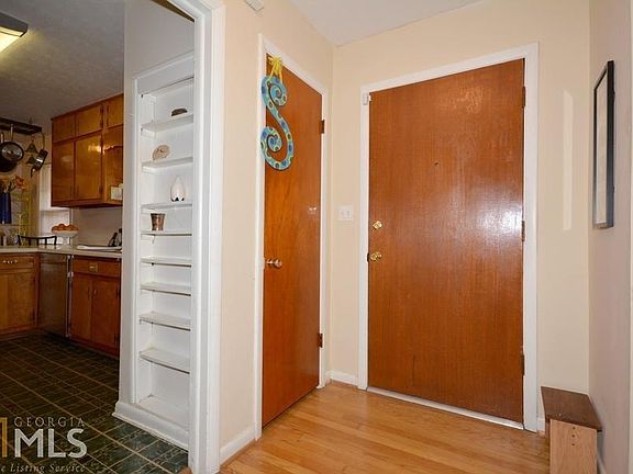 3rd image of 1332 Stoneybrook Dr