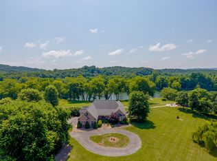 985 Cliff Top Rd, Blaine, TN 37709