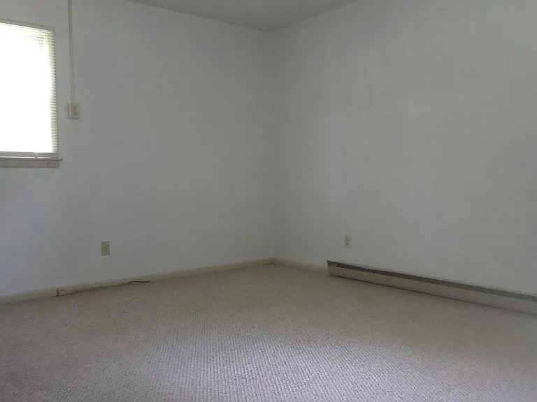1540 Willoughby Dr — Photo 6