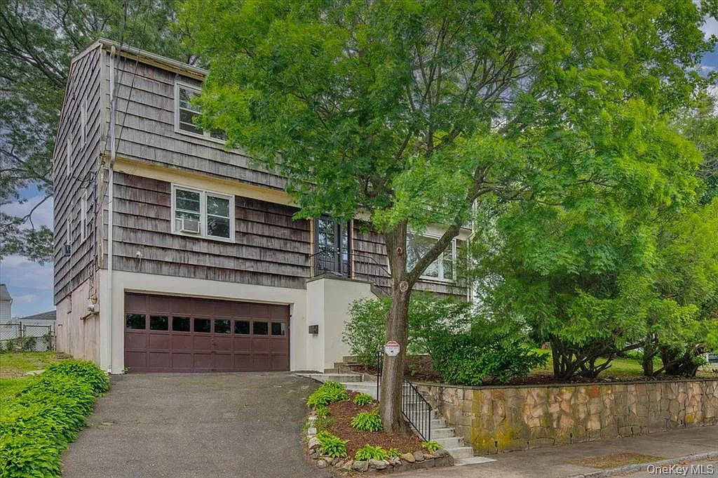 3 bed, 1200 sqft, $3,850 — Photo 1