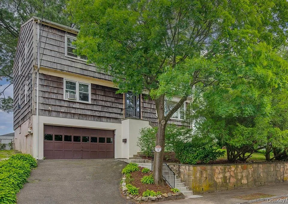 32 Brady Ave #2