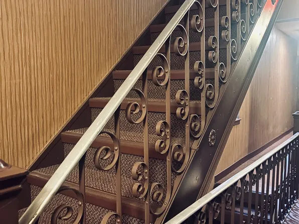 339 East 57th Street image 4 of 6