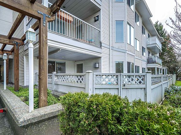3rd image of 3088 Flint St #103