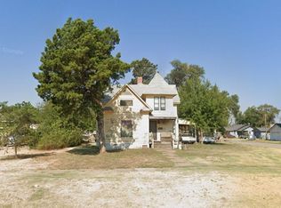 1103 S Grand Ave, Cherokee, OK 73728