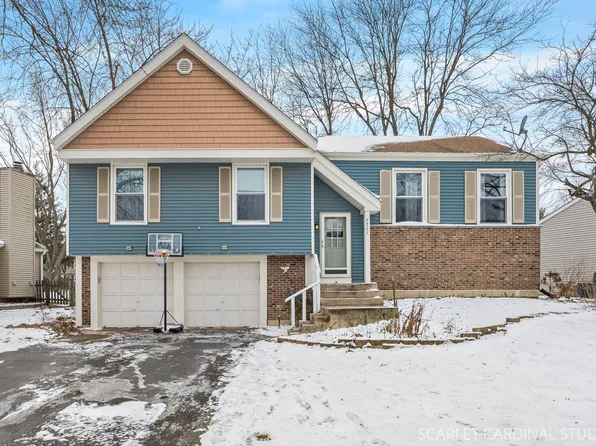 2221 Woodland Cir, Naperville, IL 60565