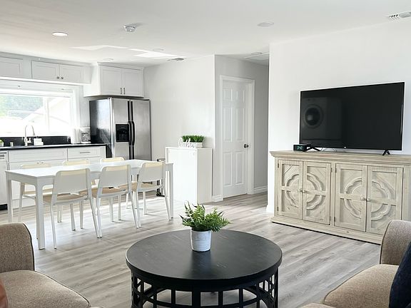 3rd image of 2826 Altura Ave