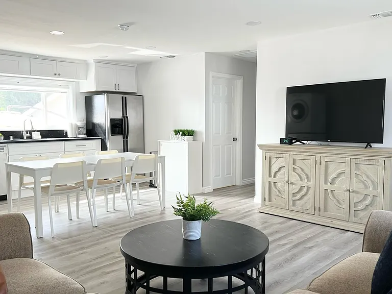 2826 Altura Ave — Photo 3