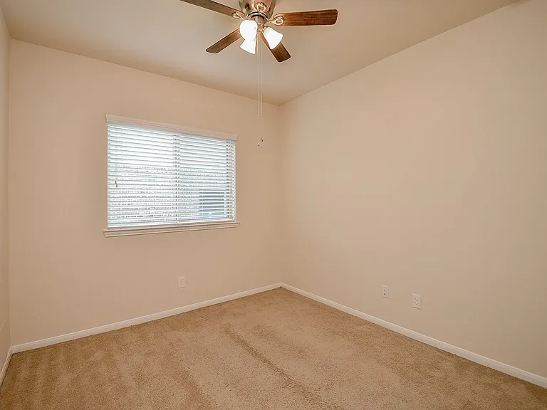 2227 Leonetti Ln — Photo 13