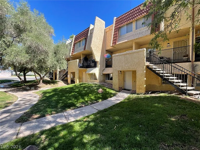 1303 Darlene Way #202A — Photo 1