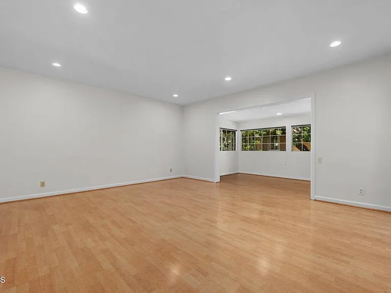 385 Cliff Dr #8 — Photo 8