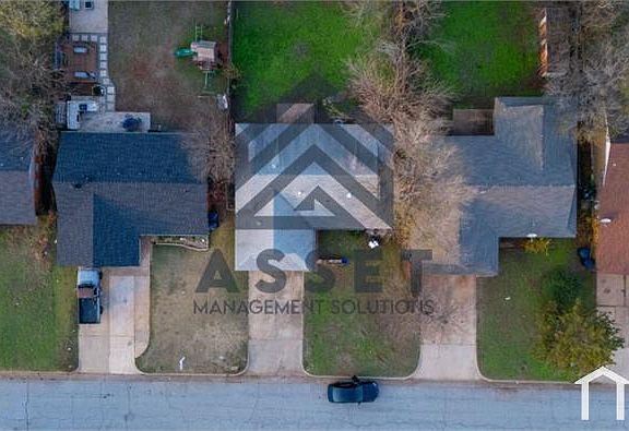 5th image of 3117 SE 54th St