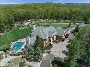 16 Fox Run Rd, Sparta, NJ 07871
