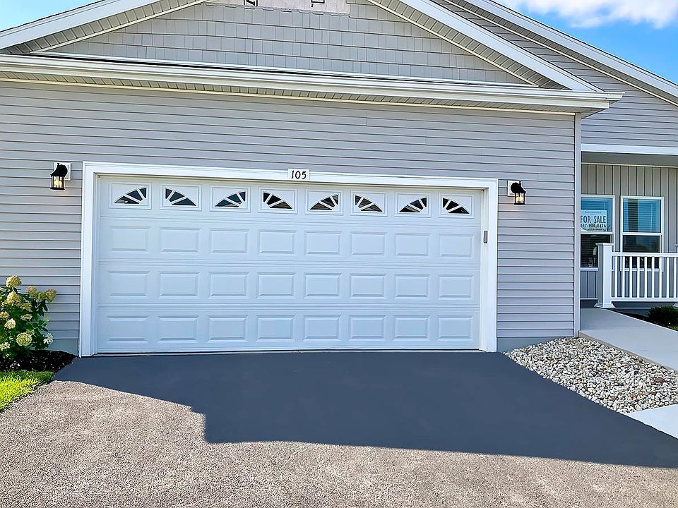 1st image of 105 Vanderbilt Dr