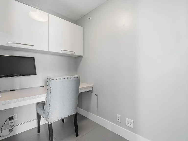 193 Aquarius Mews #1101 — Photo 33
