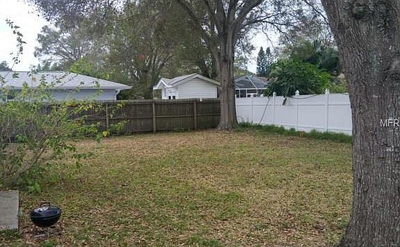 3rd image of 6656 Pinecrest Ln