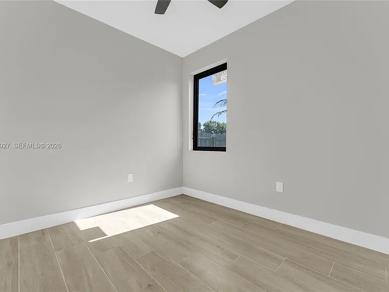 1818 NW 49th St — Photo 10