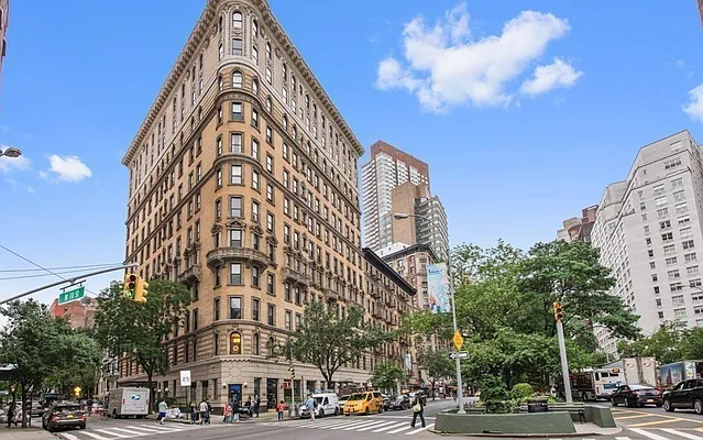 Rented by Compass | media 22