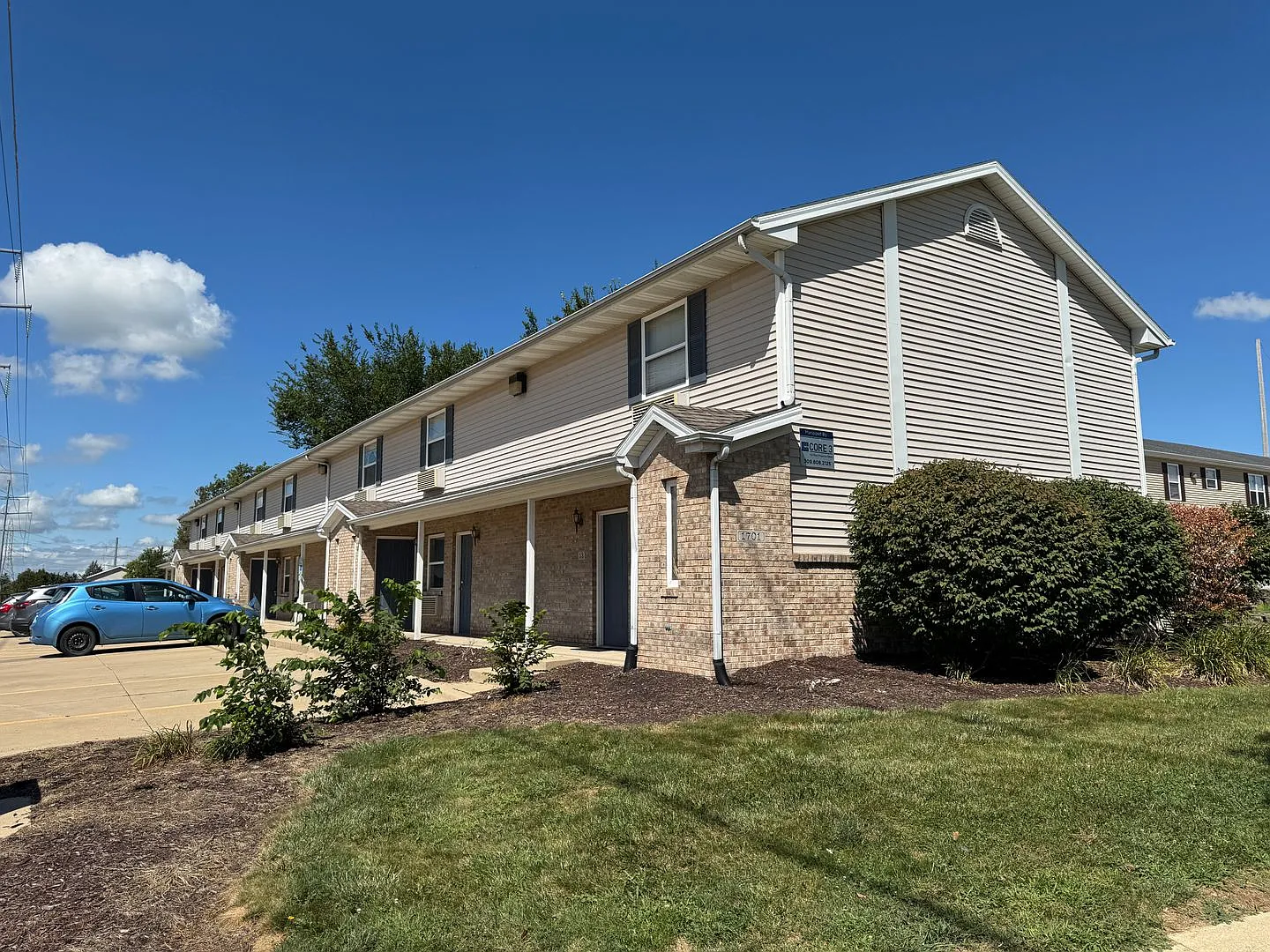1701 / 1705 RT Dunn — Photo 1