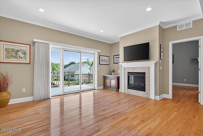 5th image of 5 Fulton Court