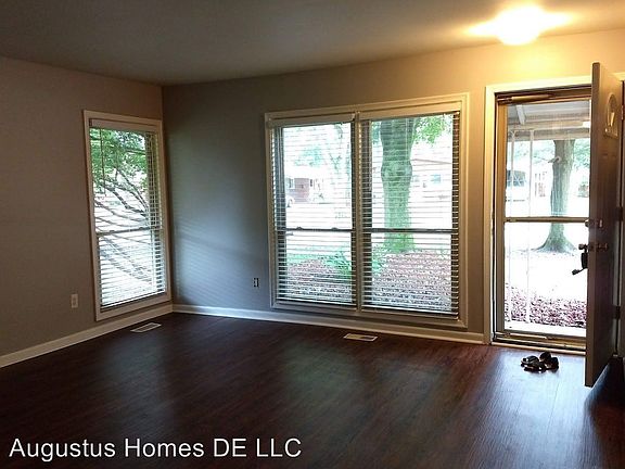 3rd image of 7626 Lathers St