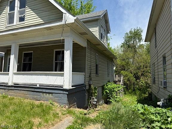 2nd image of 1111 Hillary Sq