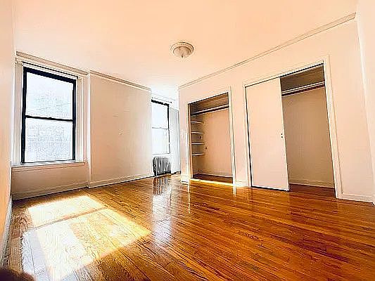 3rd image of 301 W 20th St #3I