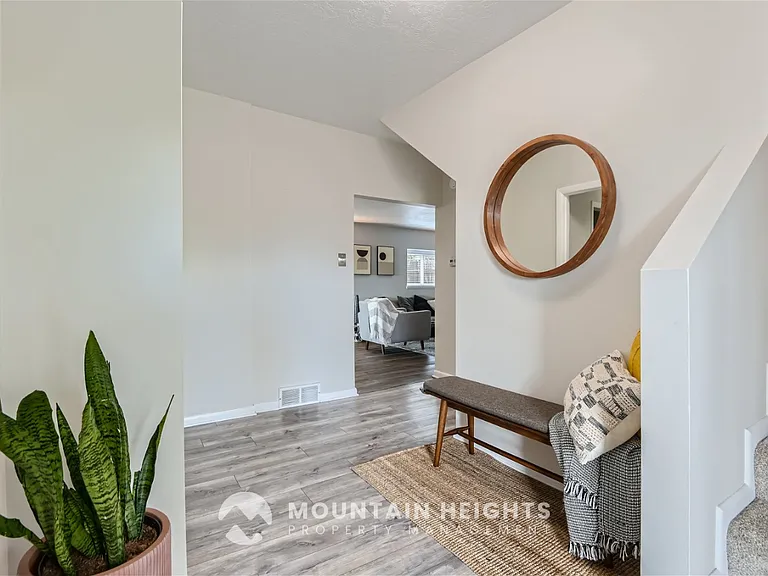 677 N Capitol St — Photo 19