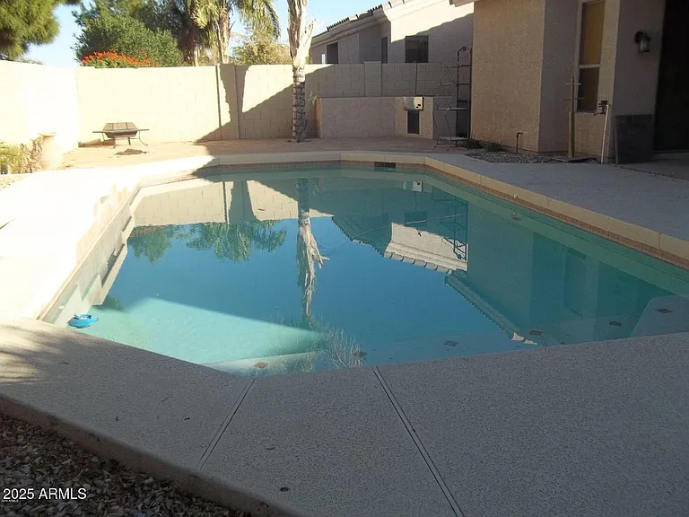 1680 W Saragosa St — Photo 32