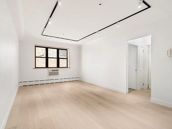 3rd image of 400 E 14th St APT 4E