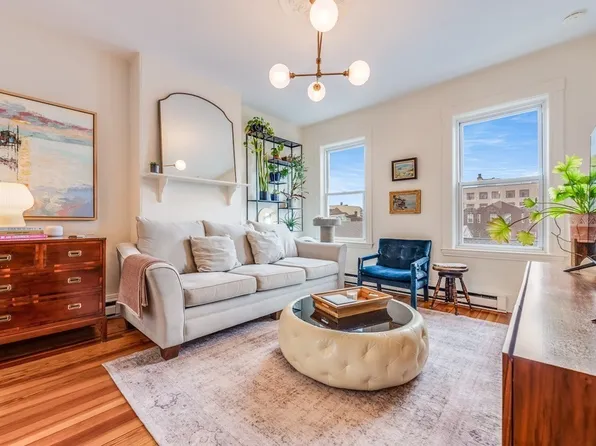 39 Story St #3, South Boston, MA 02127