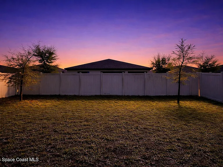 4687 Magenta Isles Dr — Photo 16