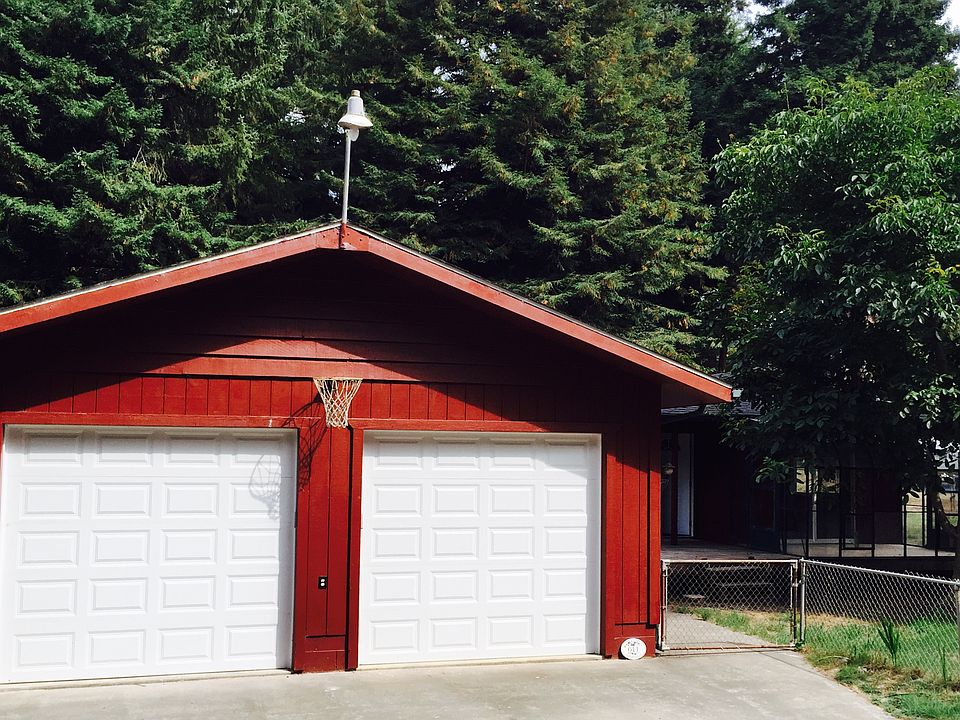 1st image of 611 Fernwood Ln